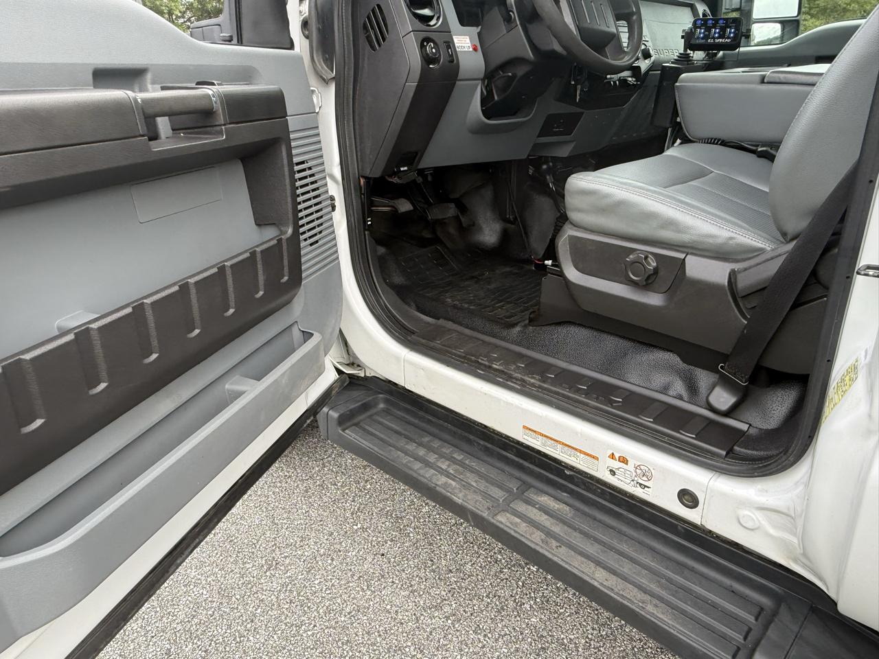 Ford F-550 Regular Cab DRW 4WD 2016