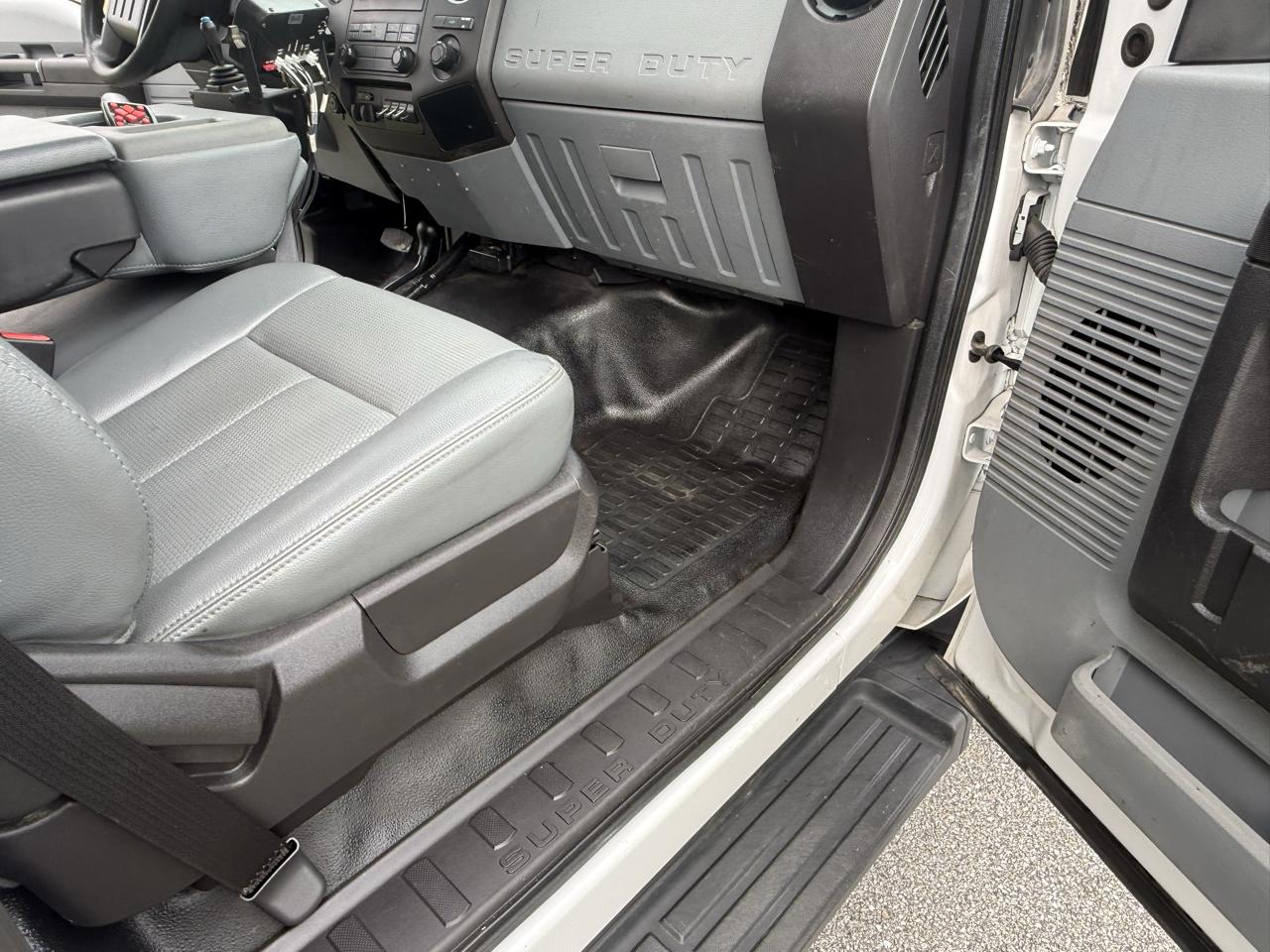 Ford F-550 Regular Cab DRW 4WD 2016