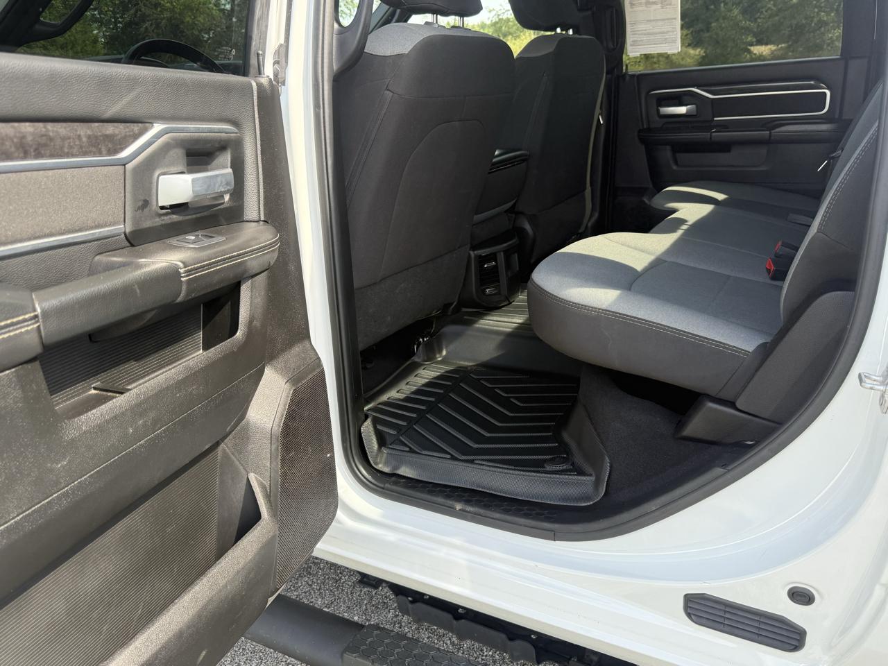 RAM 3500 Crew Cab 4WD DRW 2024