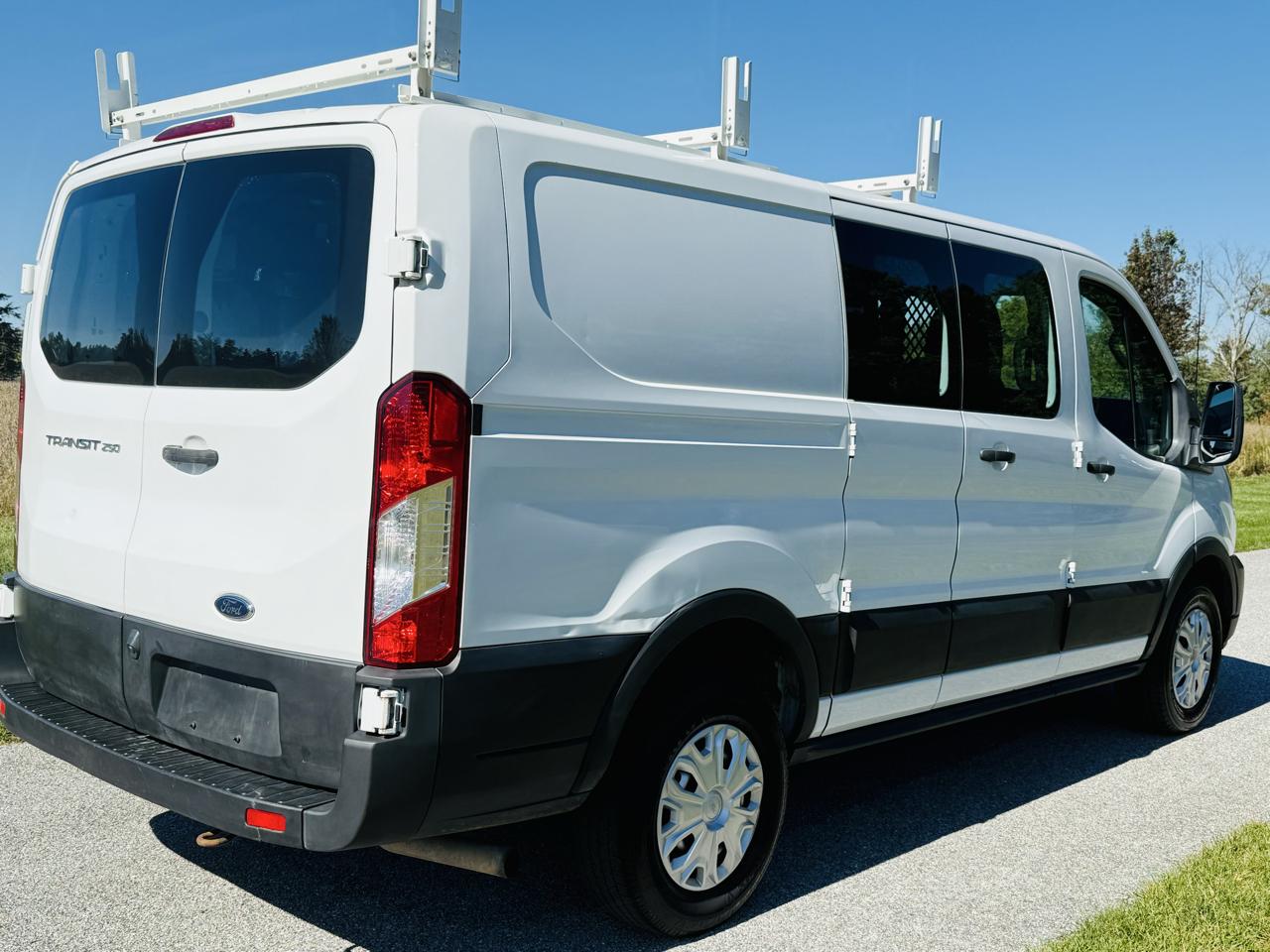 Ford Transit 250 Van Low Roof w/Sliding Pass. 130-in. WB 2020