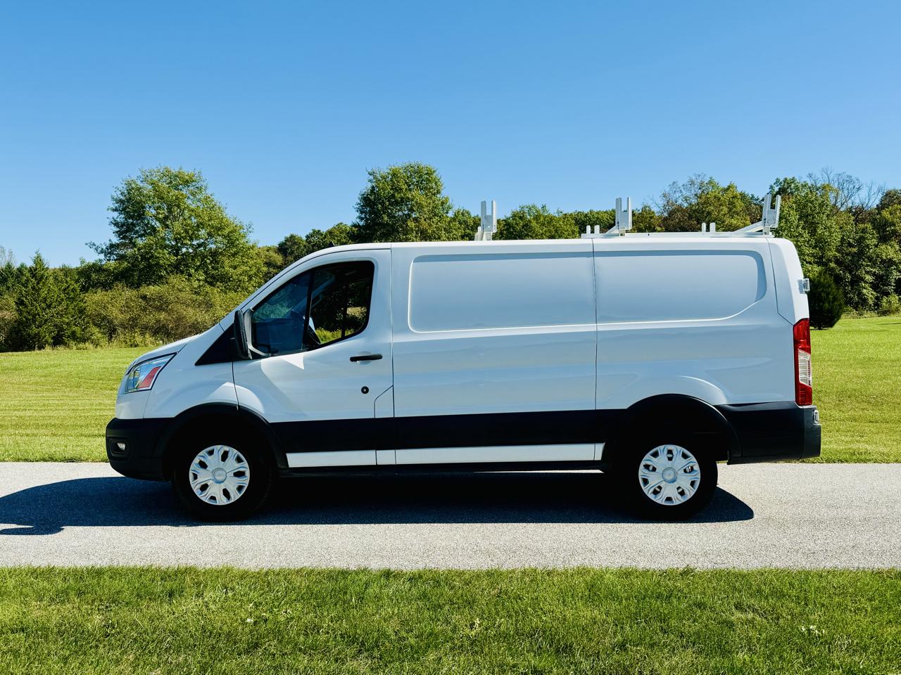 Ford Transit 250 Van Low Roof w/Sliding Pass. 130-in. WB 2020
