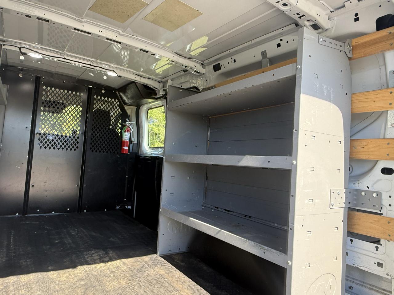 Ford Transit 250 Van Low Roof w/Sliding Pass. 130-in. WB 2020