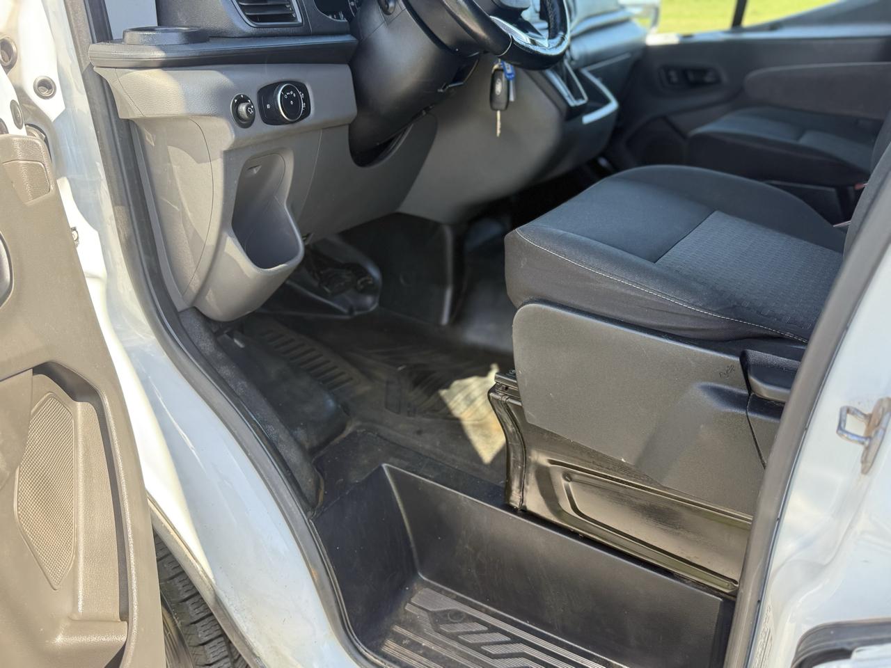 Ford Transit 250 Van Low Roof w/Sliding Pass. 130-in. WB 2020
