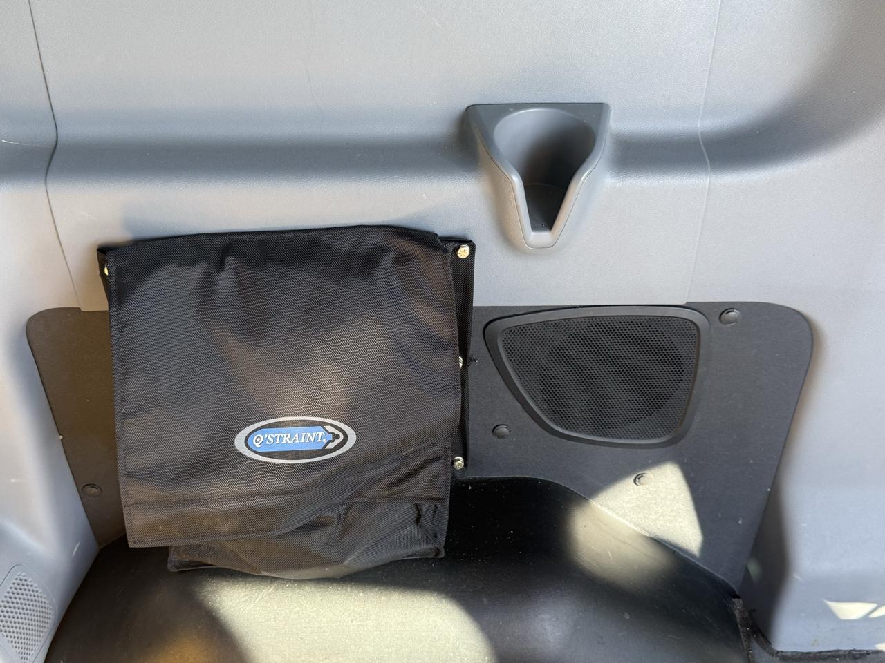 Ford Transit 150 Wagon Med. Roof XL w/Sliding Pass. 130-in. WB 2015