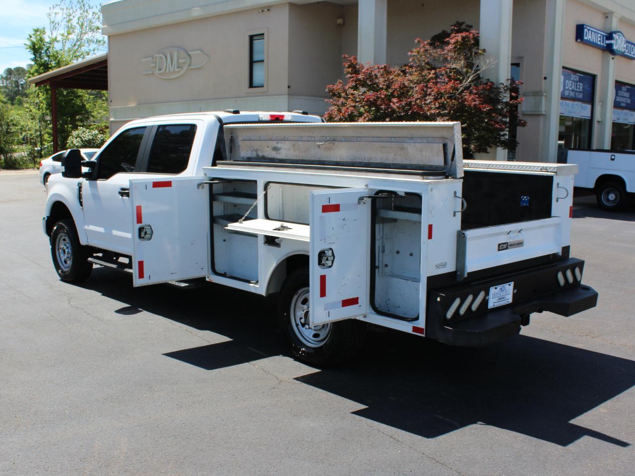 Ford F-350 SD XL Crew Cab Long Bed 4WD 2022