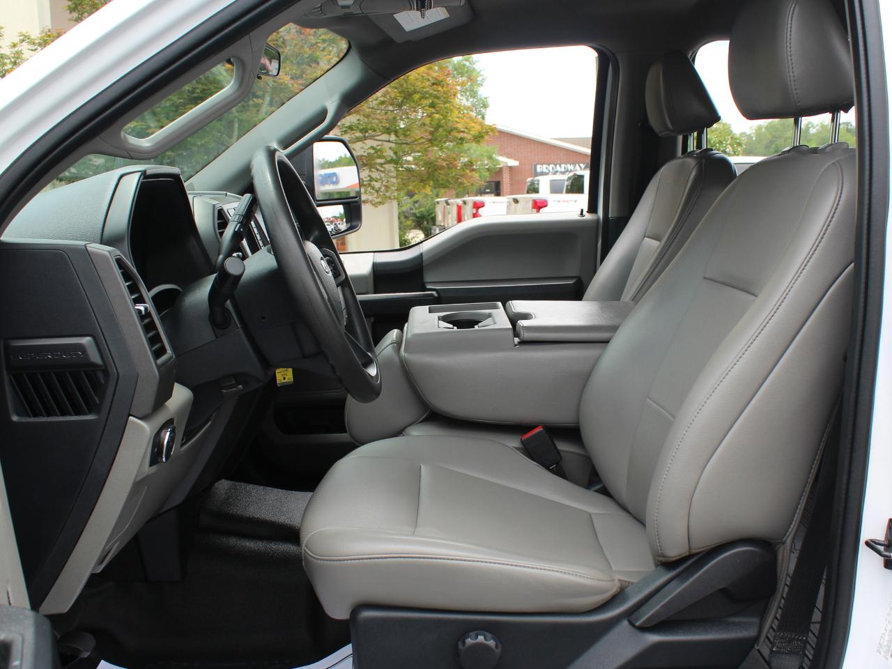 Ford F-350 SD XL Crew Cab Long Bed 4WD 2022