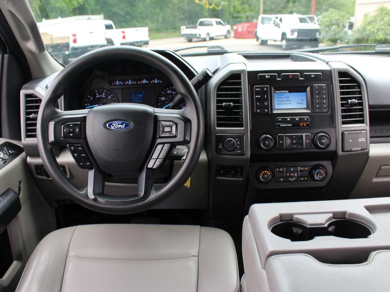 Ford F-350 SD XL Crew Cab Long Bed 4WD 2022