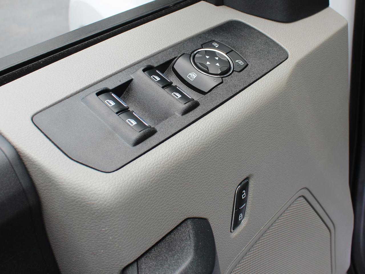 Ford F-350 SD XL Crew Cab Long Bed 4WD 2022