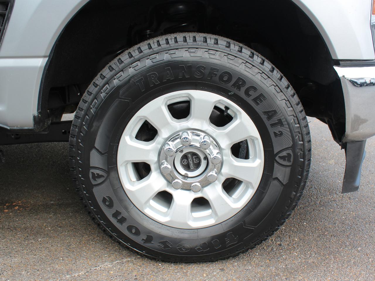 Ford F-250 SD XLT Crew Cab 4WD 2024