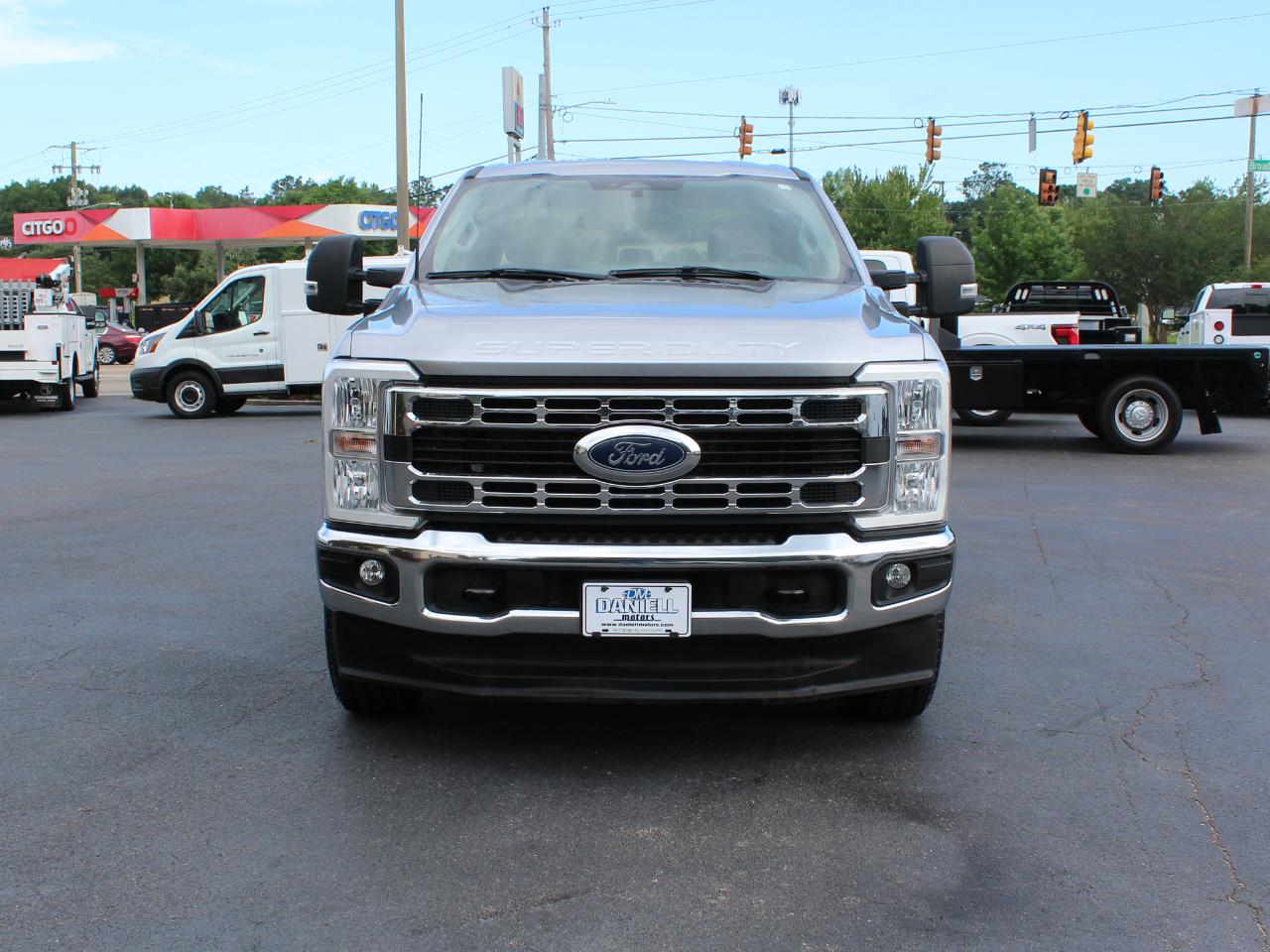 Ford F-250 SD XLT Crew Cab 4WD 2024