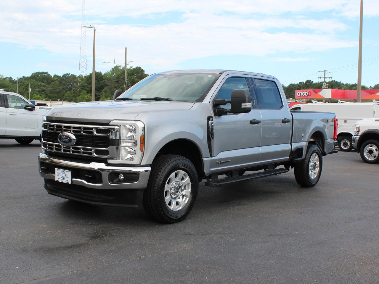 Ford F-250 SD XLT Crew Cab 4WD 2024