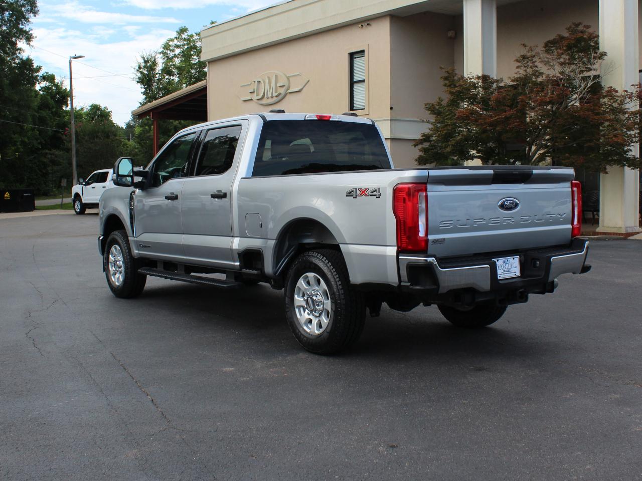 Ford F-250 SD XLT Crew Cab 4WD 2024
