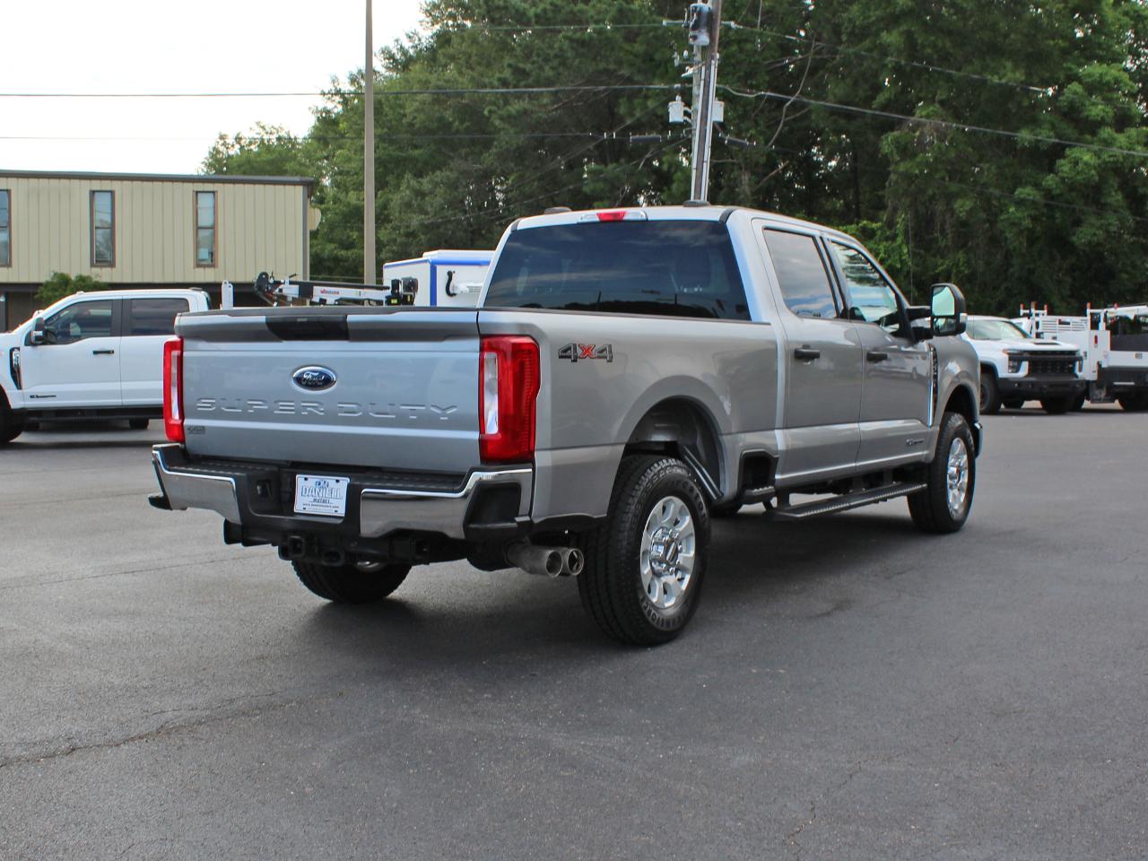 Ford F-250 SD XLT Crew Cab 4WD 2024