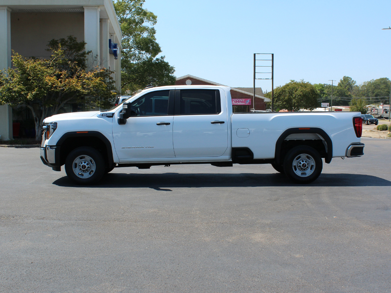 GMC Sierra 2500HD Pro Crew Cab 2WD LB 2024 GMC Sierra 2500HD Pro Crew Cab 2WD LB 2024