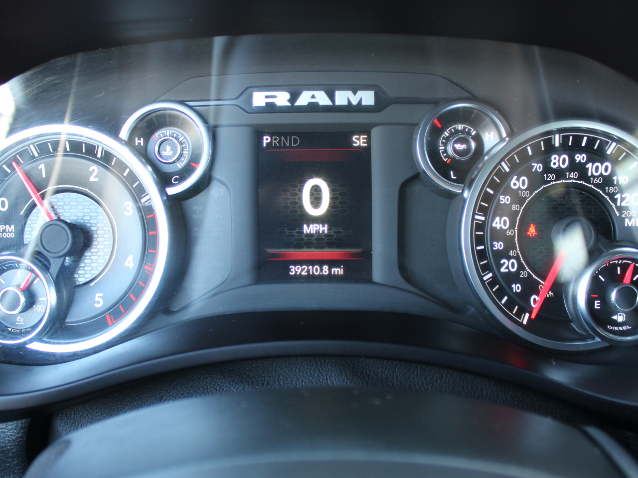 RAM 2500 Tradesman Crew Cab LWB 4WD 2024 RAM 2500 Tradesman Crew Cab LWB 4WD 2024