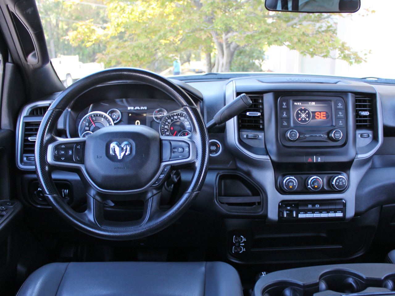 RAM 2500 Tradesman Crew Cab LWB 4WD 2024 RAM 2500 Tradesman Crew Cab LWB 4WD 2024