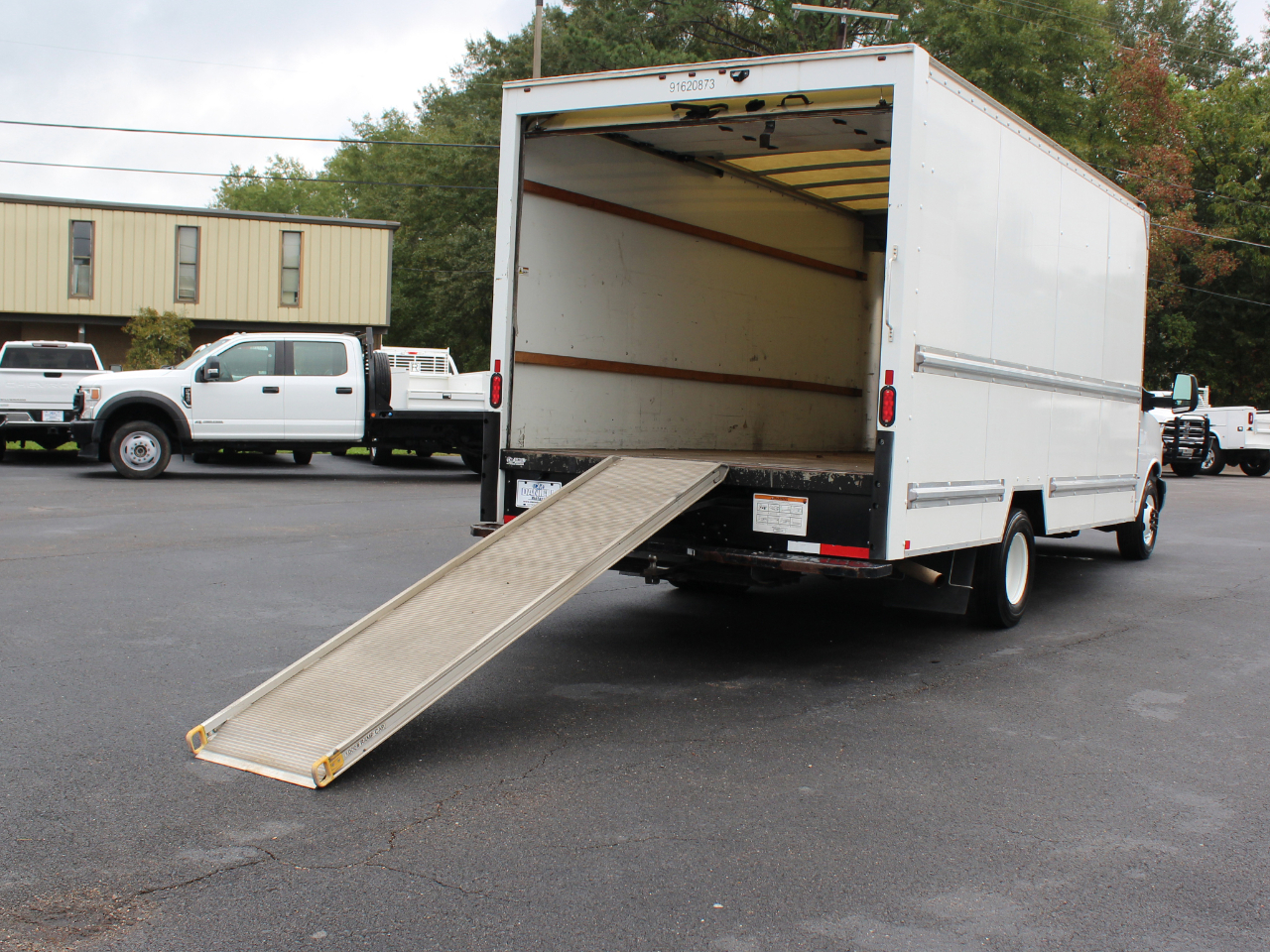 GMC Savana G3500 177 in. 2021 GMC Savana G3500 177 in. 2021