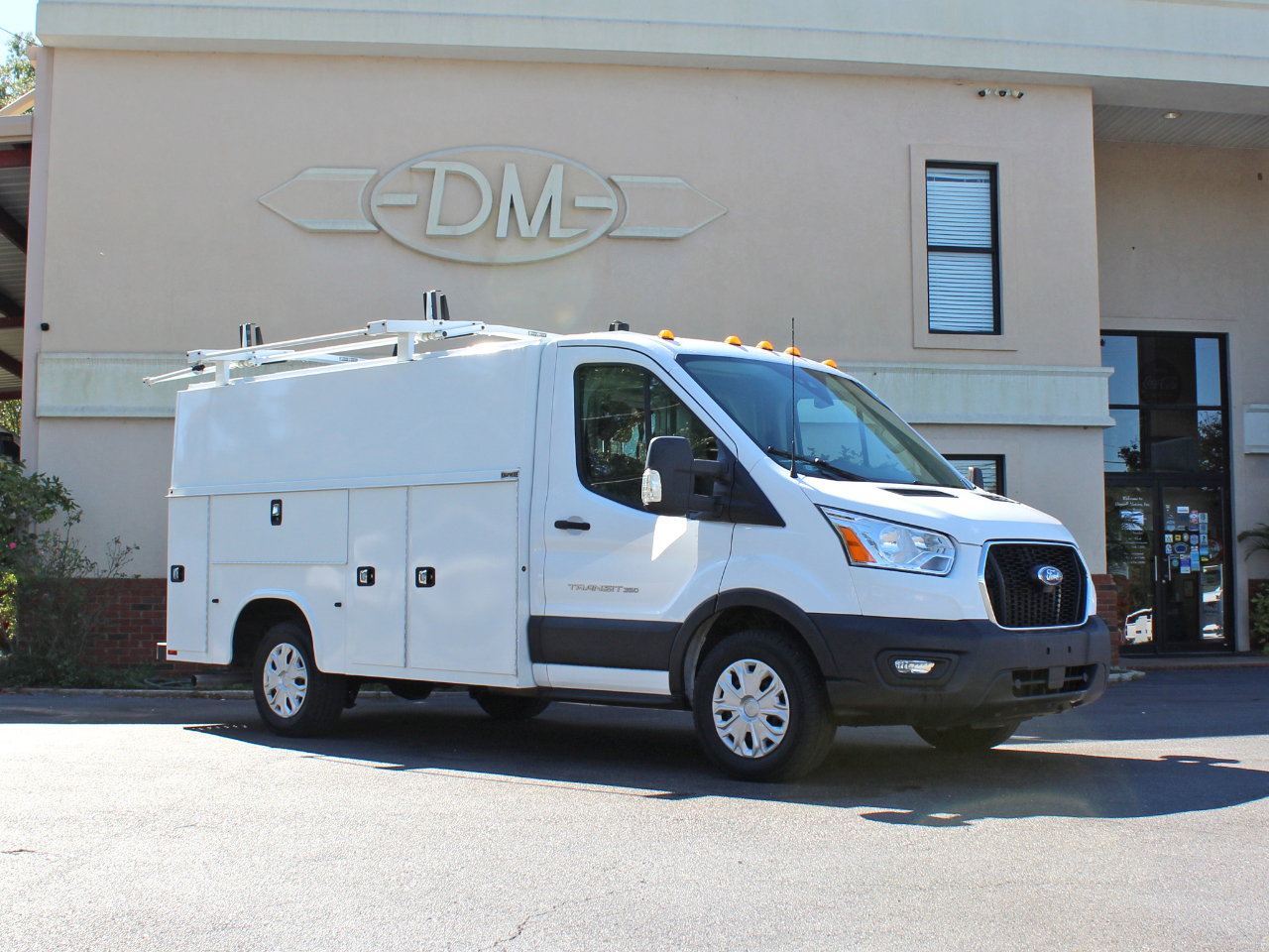 2022 Ford Transit XLT photo 3