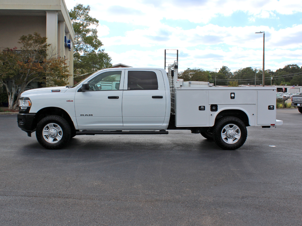 RAM 2500 Tradesman Crew Cab LWB 4WD 2022 RAM 2500 Tradesman Crew Cab LWB 4WD 2022