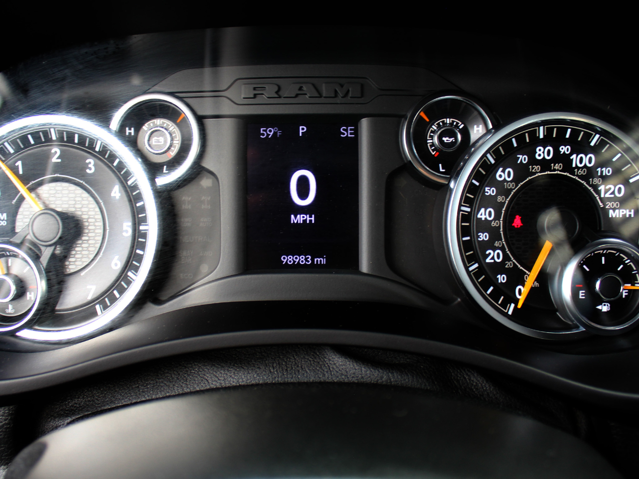 RAM 2500 Tradesman Crew Cab LWB 4WD 2022 RAM 2500 Tradesman Crew Cab LWB 4WD 2022