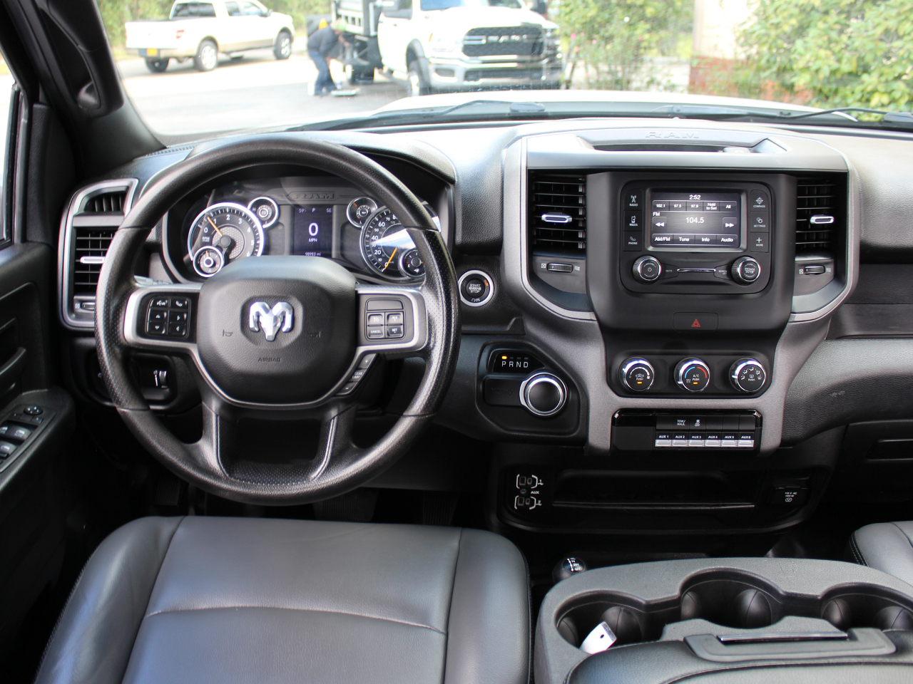 RAM 2500 Tradesman Crew Cab LWB 4WD 2022 RAM 2500 Tradesman Crew Cab LWB 4WD 2022