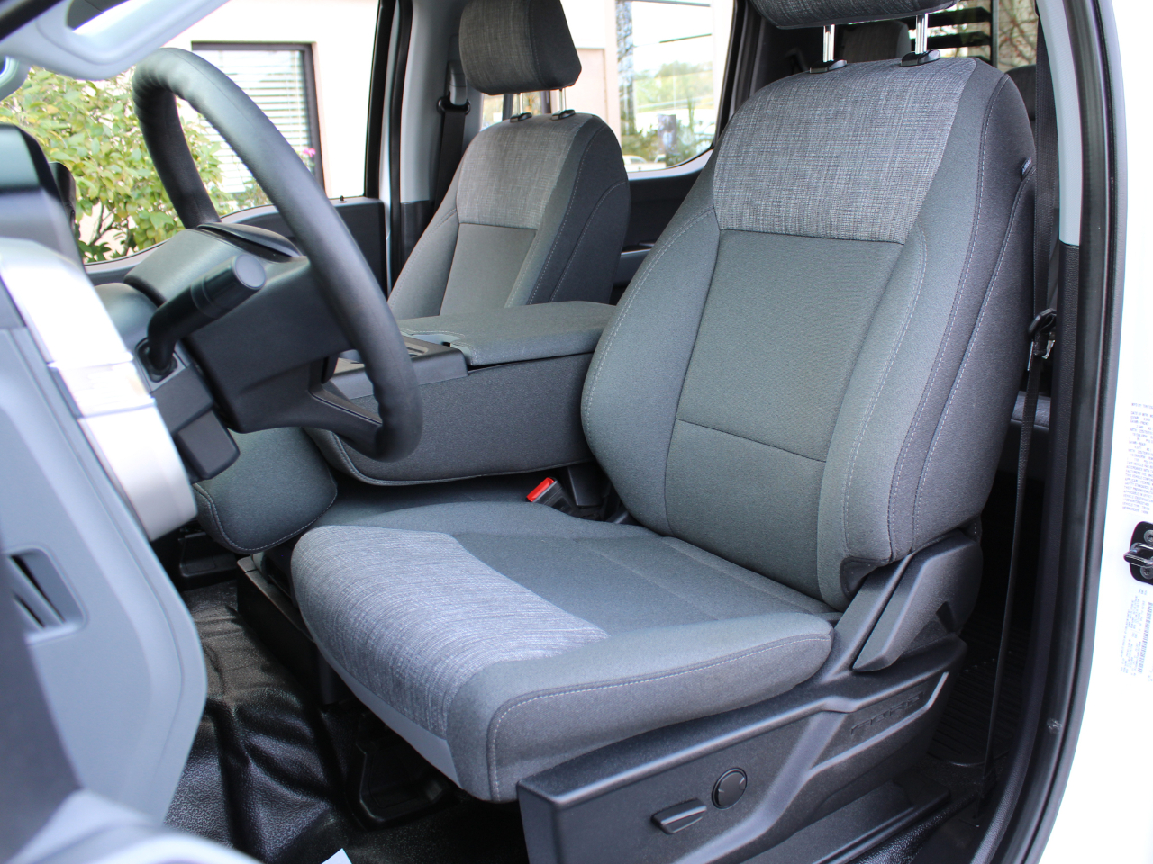 Ford F-550 Crew Cab DRW 4WD 2024