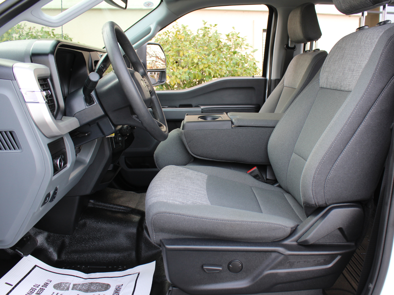 Ford F-550 Crew Cab DRW 4WD 2024