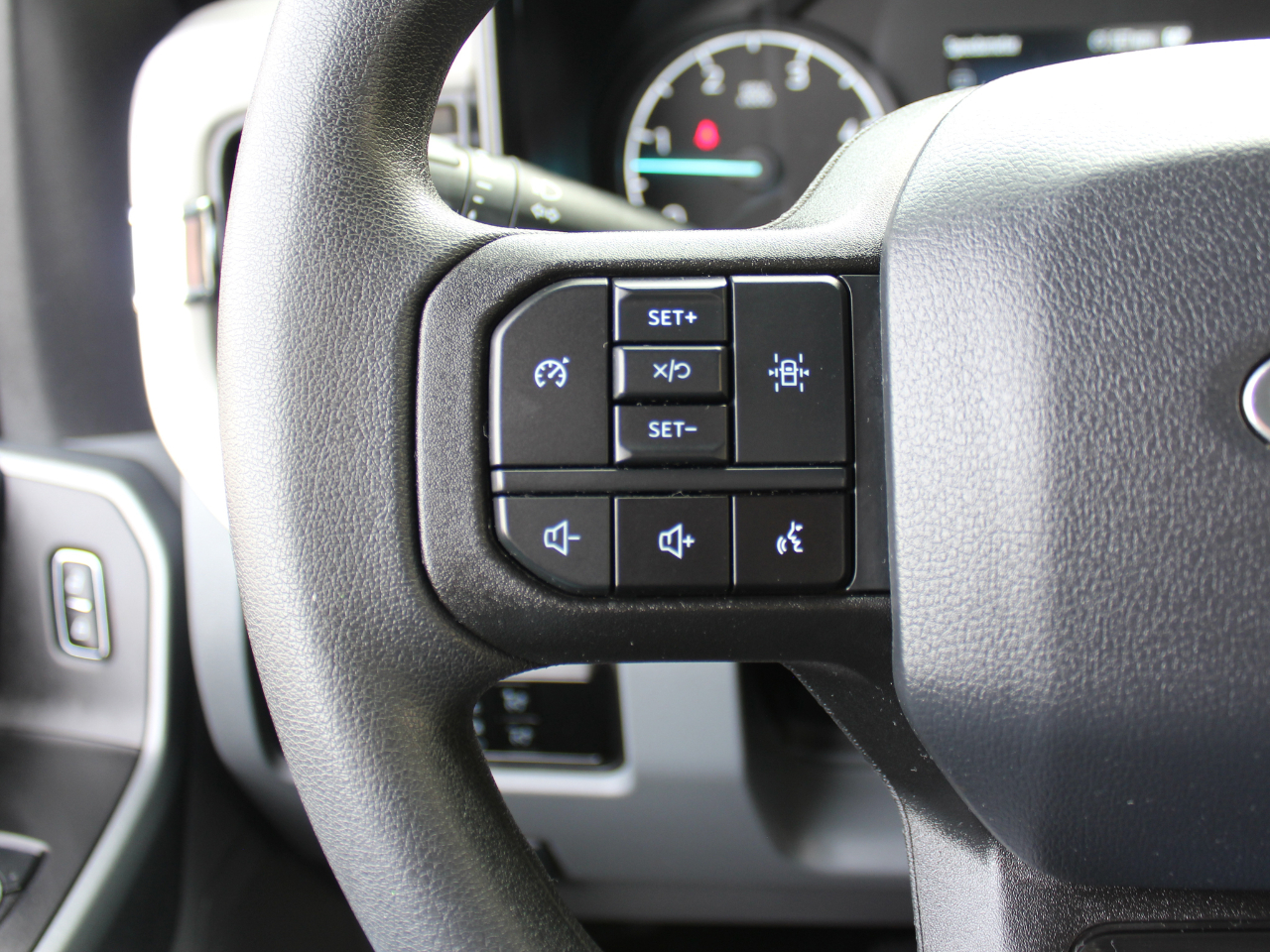 Ford F-550 Crew Cab DRW 4WD 2024