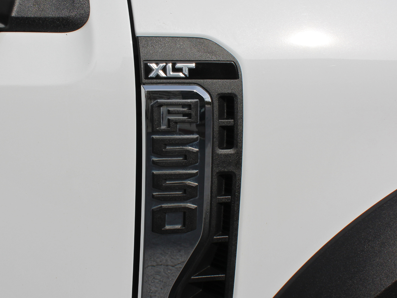 Ford F-550 Crew Cab DRW 4WD 2024