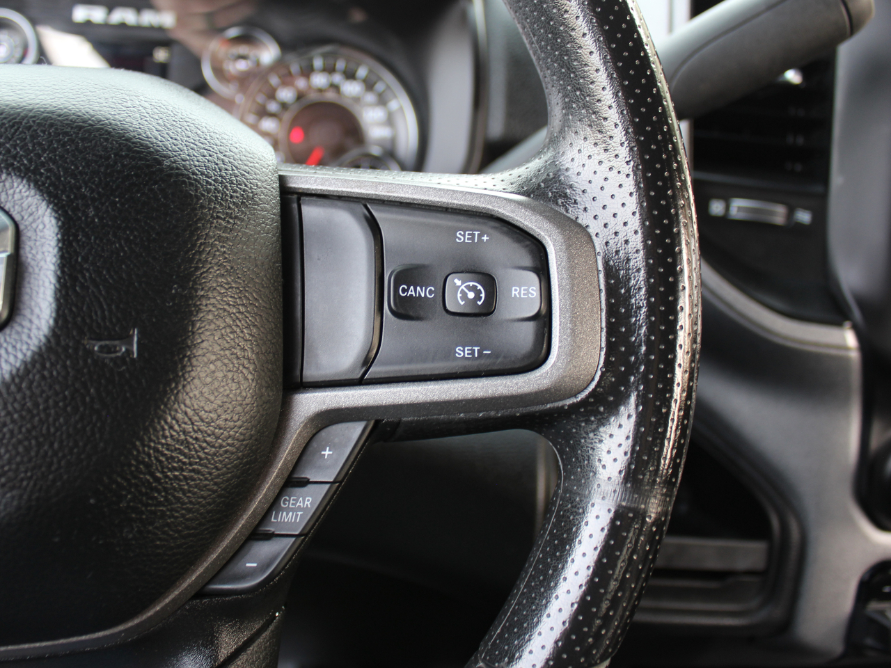 RAM 2500 Tradesman Crew Cab LWB 4WD 2024