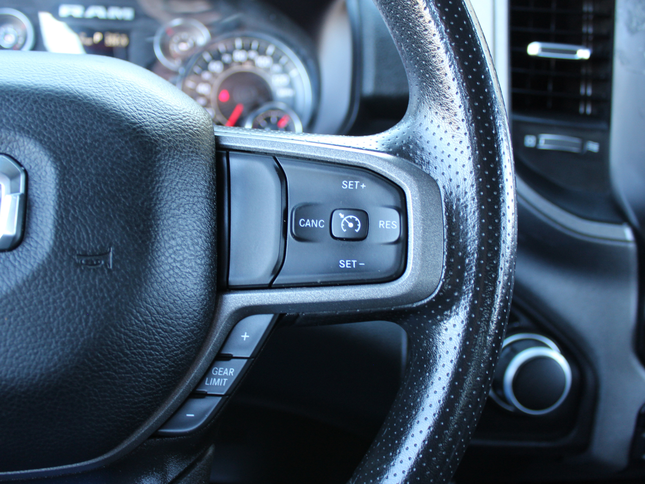 RAM 2500 Tradesman Crew Cab LWB 4WD 2024