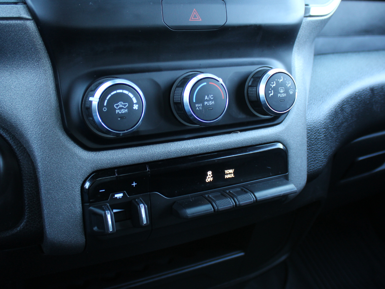 RAM 2500 Tradesman Crew Cab LWB 4WD 2024