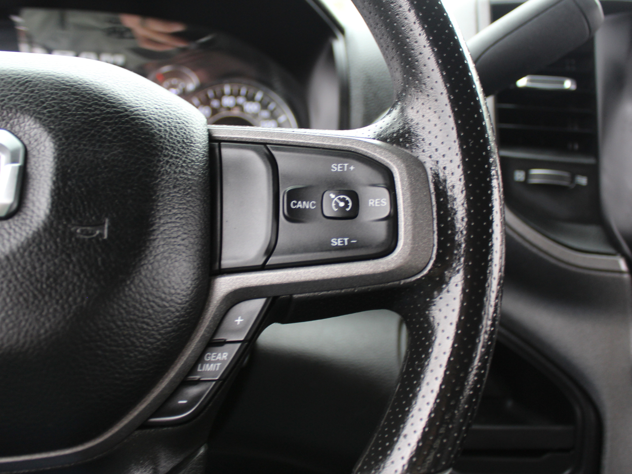 RAM 2500 Tradesman Crew Cab LWB 4WD 2024