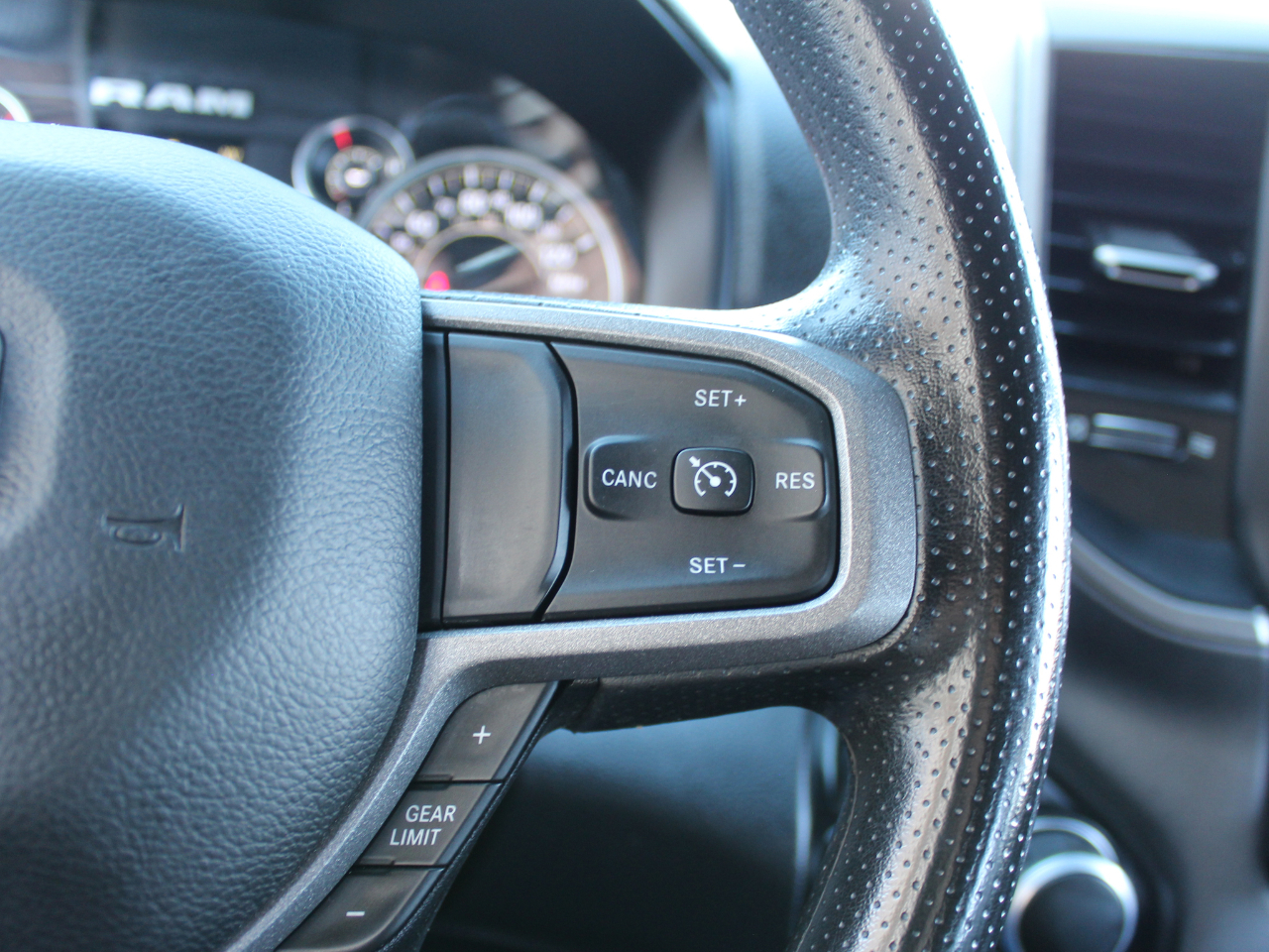 RAM 2500 Tradesman Crew Cab LWB 4WD 2024