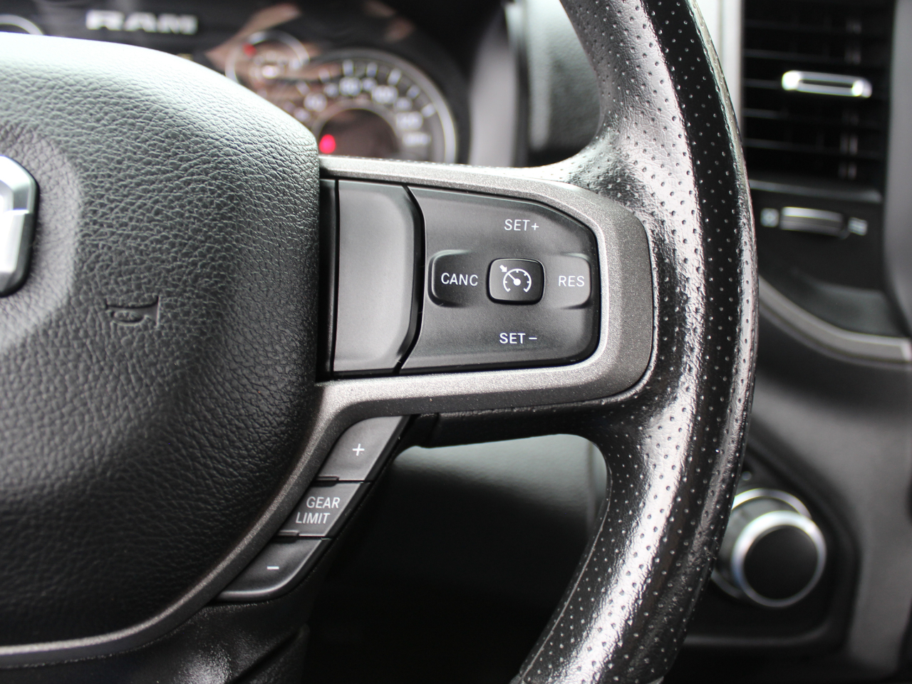 RAM 2500 Tradesman Crew Cab LWB 4WD 2024