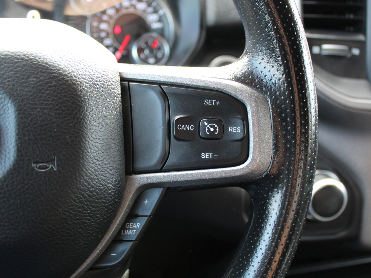 RAM 2500 Tradesman Crew Cab LWB 4WD 2024