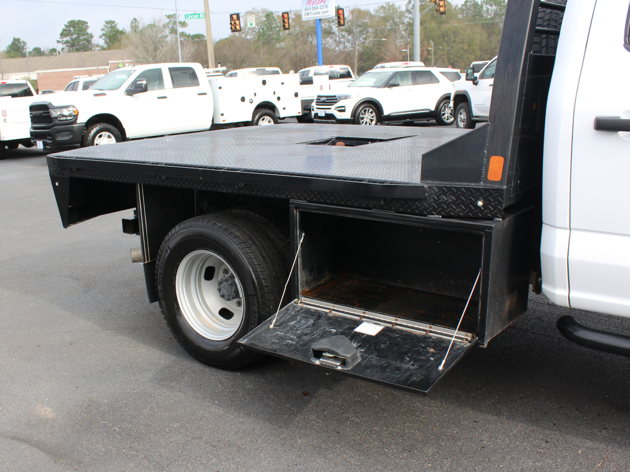 Ford F-350 SD XL Crew Cab Long Bed DRW 4WD 2024