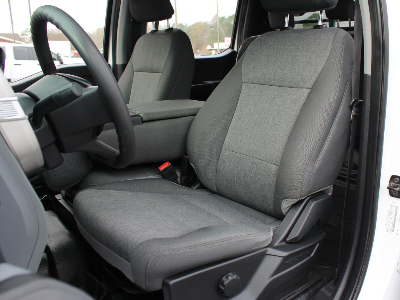 Ford F-350 SD XL Crew Cab Long Bed DRW 4WD 2024