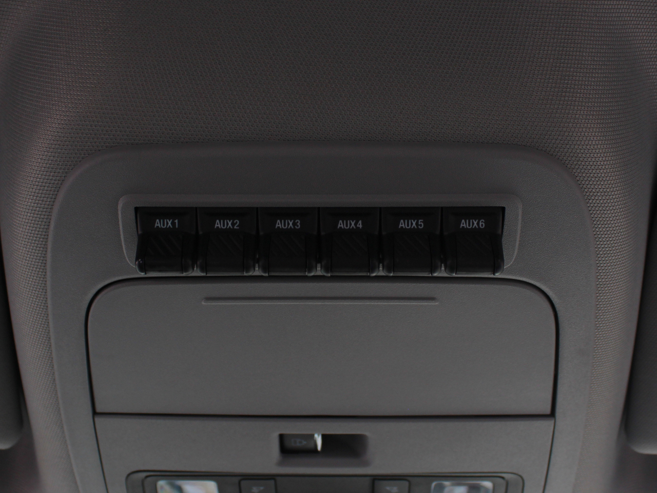 Ford F-350 SD XL Crew Cab Long Bed DRW 4WD 2024