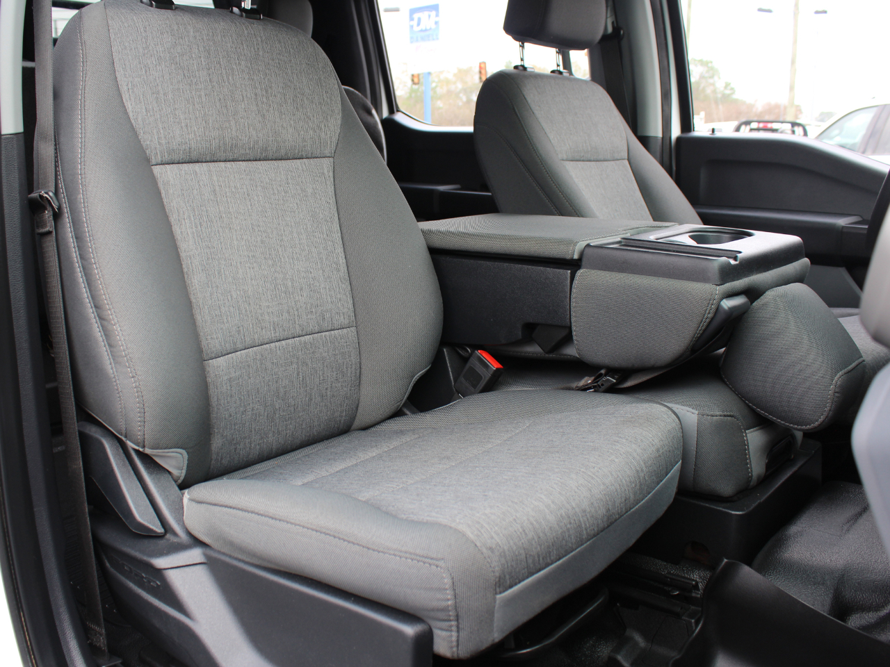 Ford F-350 SD XL Crew Cab Long Bed DRW 4WD 2024