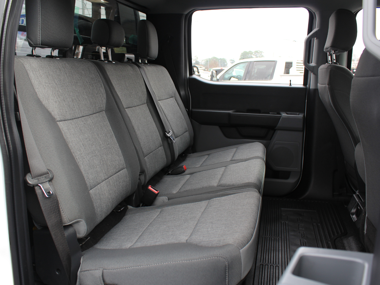 Ford F-350 SD XL Crew Cab Long Bed DRW 4WD 2024