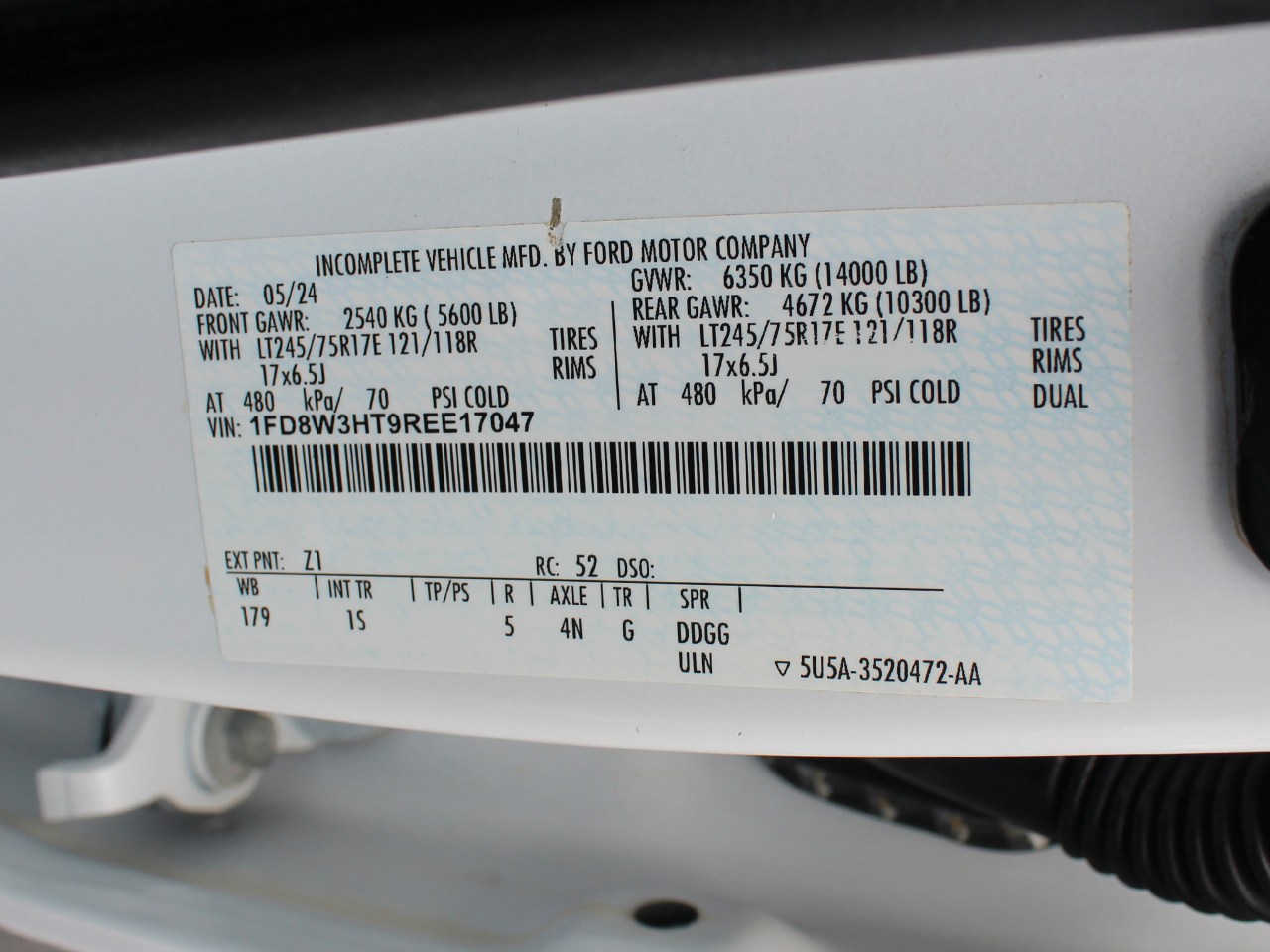 Ford F-350 SD XL Crew Cab Long Bed DRW 4WD 2024