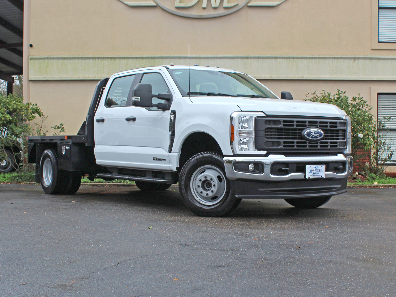 Ford F-350 SD XL Crew Cab Long Bed DRW 4WD 2024
