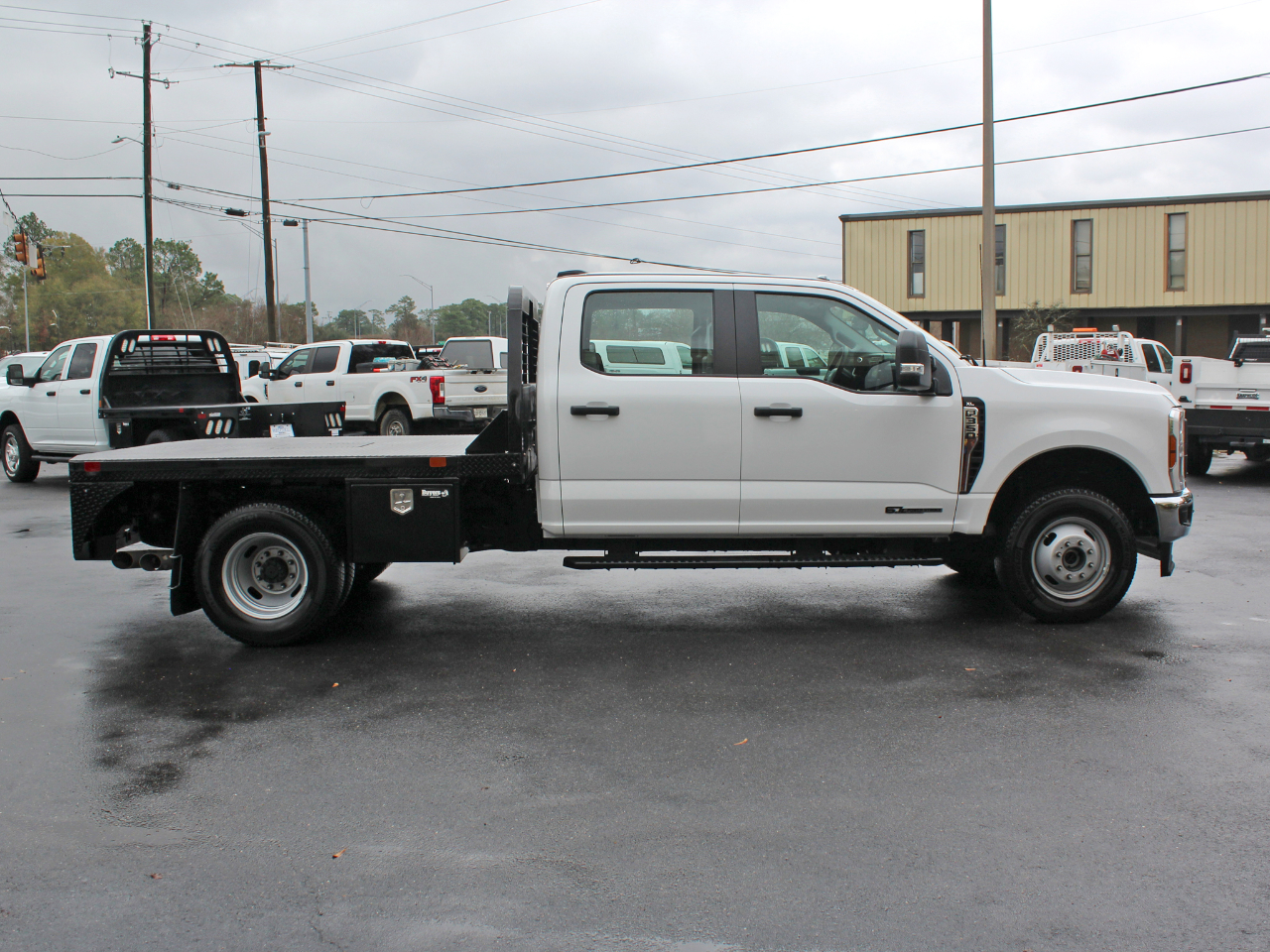 Ford F-350 SD XL Crew Cab Long Bed DRW 4WD 2024