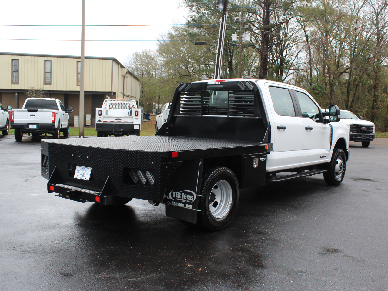 Ford F-350 SD XL Crew Cab Long Bed DRW 4WD 2024