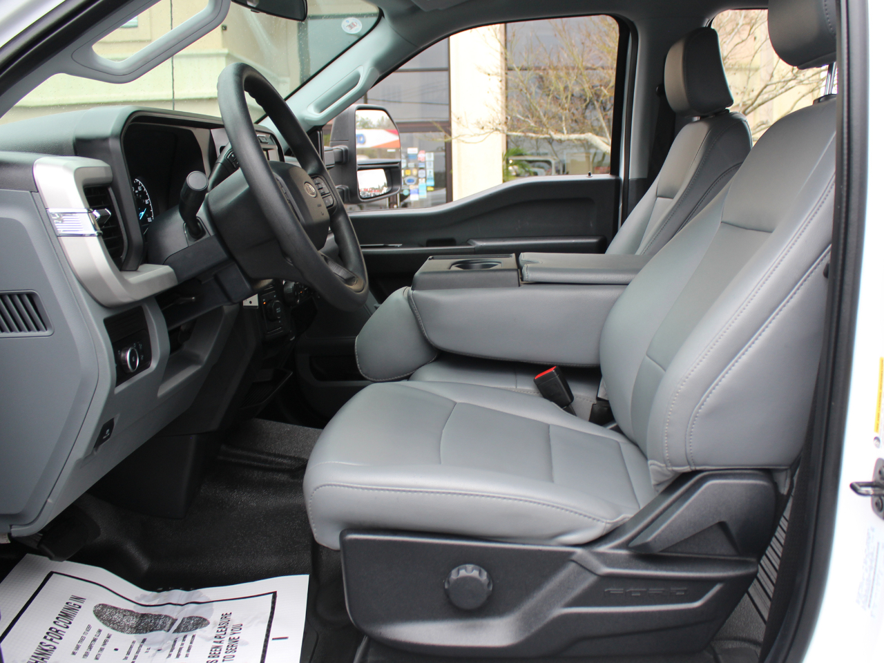 Ford F-350 SD XL Crew Cab Long Bed DRW 4WD 2024