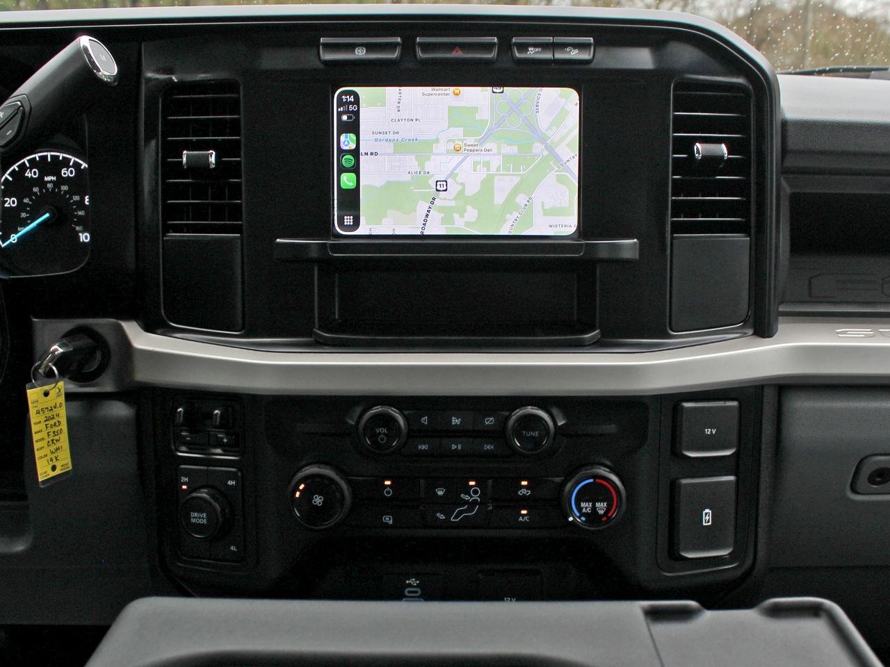 Ford F-350 SD XL Crew Cab Long Bed DRW 4WD 2024