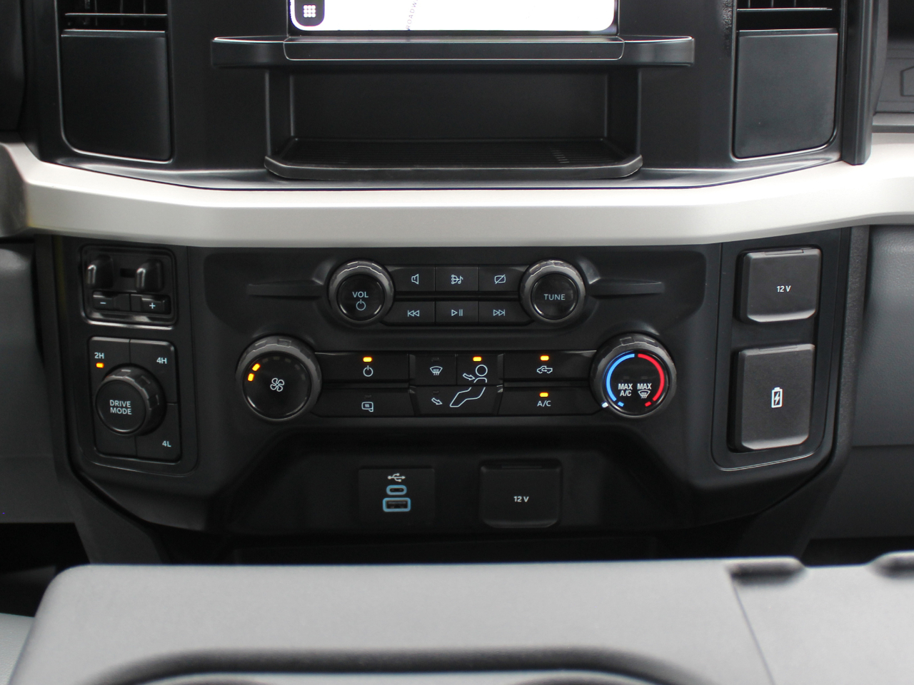 Ford F-350 SD XL Crew Cab Long Bed DRW 4WD 2024