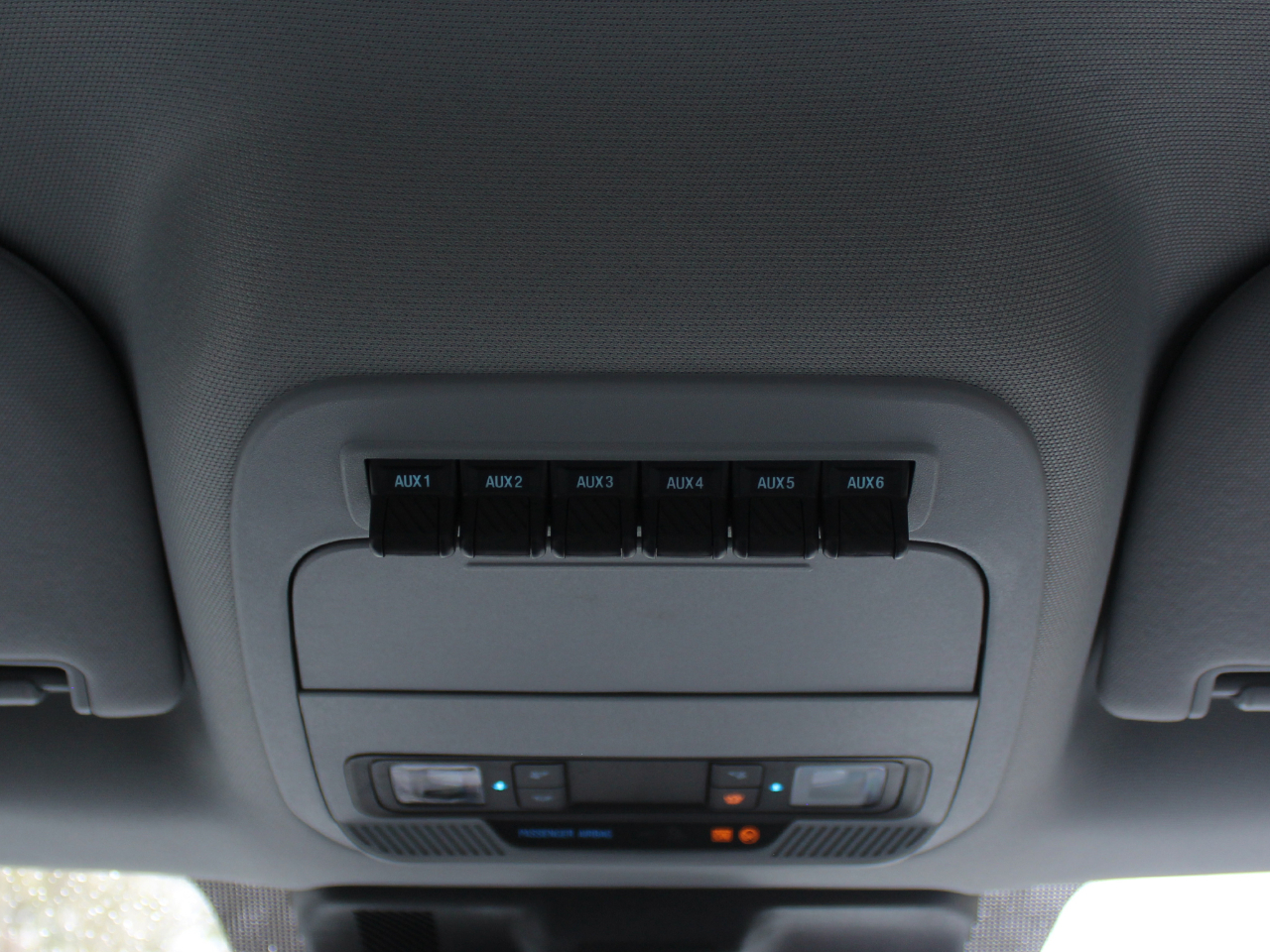 Ford F-350 SD XL Crew Cab Long Bed DRW 4WD 2024