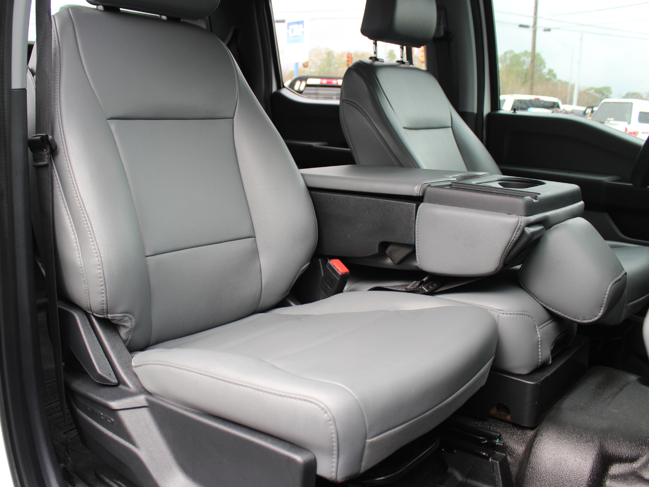 Ford F-350 SD XL Crew Cab Long Bed DRW 4WD 2024